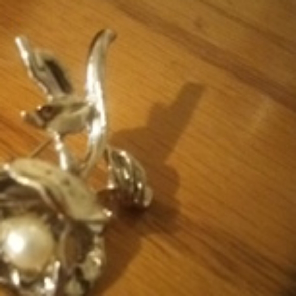 Flower pin - Picture 4 of 4